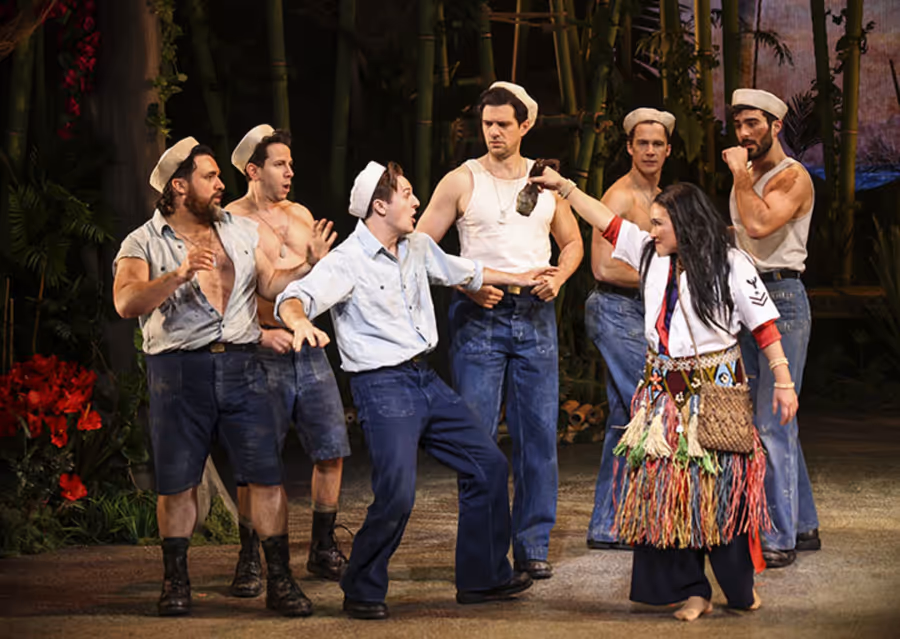 Photos: SOUTH PACIFIC Opens At Paramount Theatre  Image