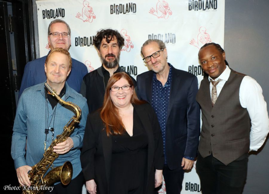 Photos: Karen Mack Swings At Birdland Image