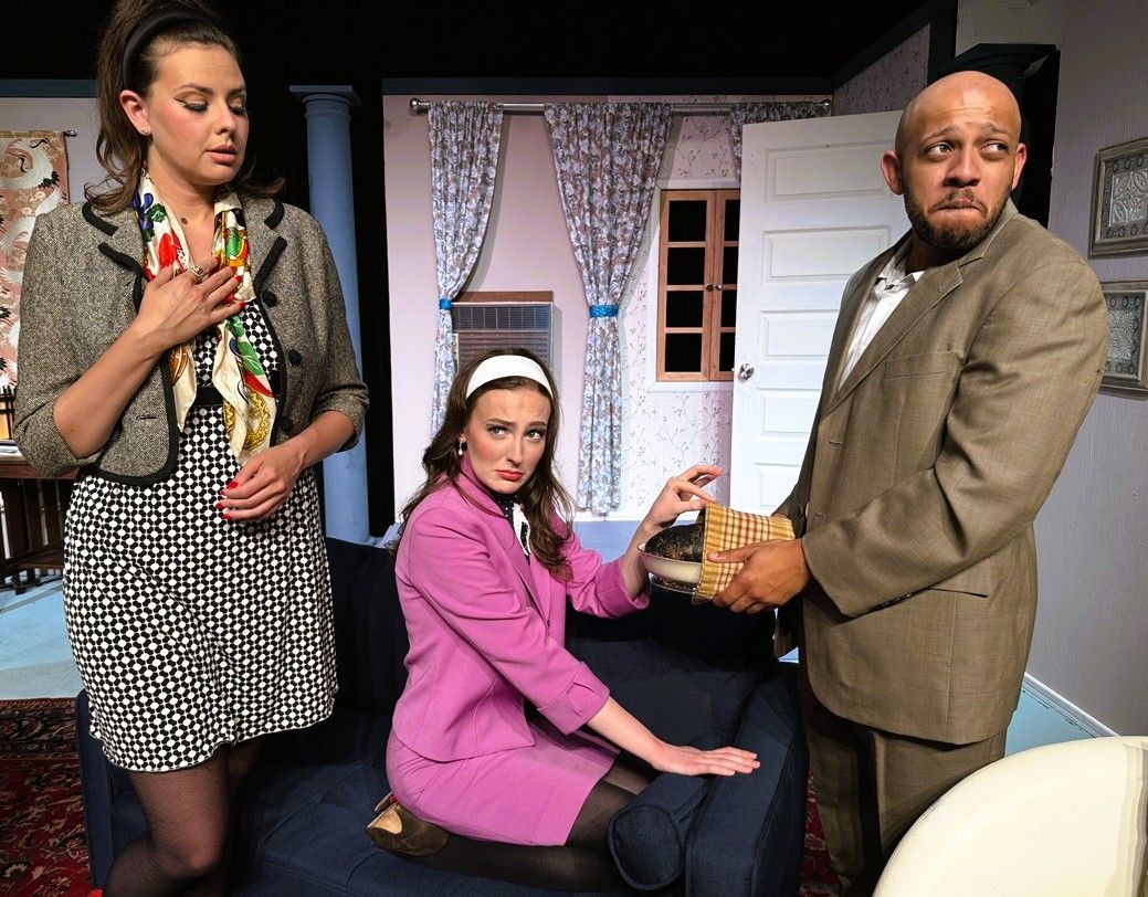 Review: THE ODD COUPLE at City Theatre Austin  Image