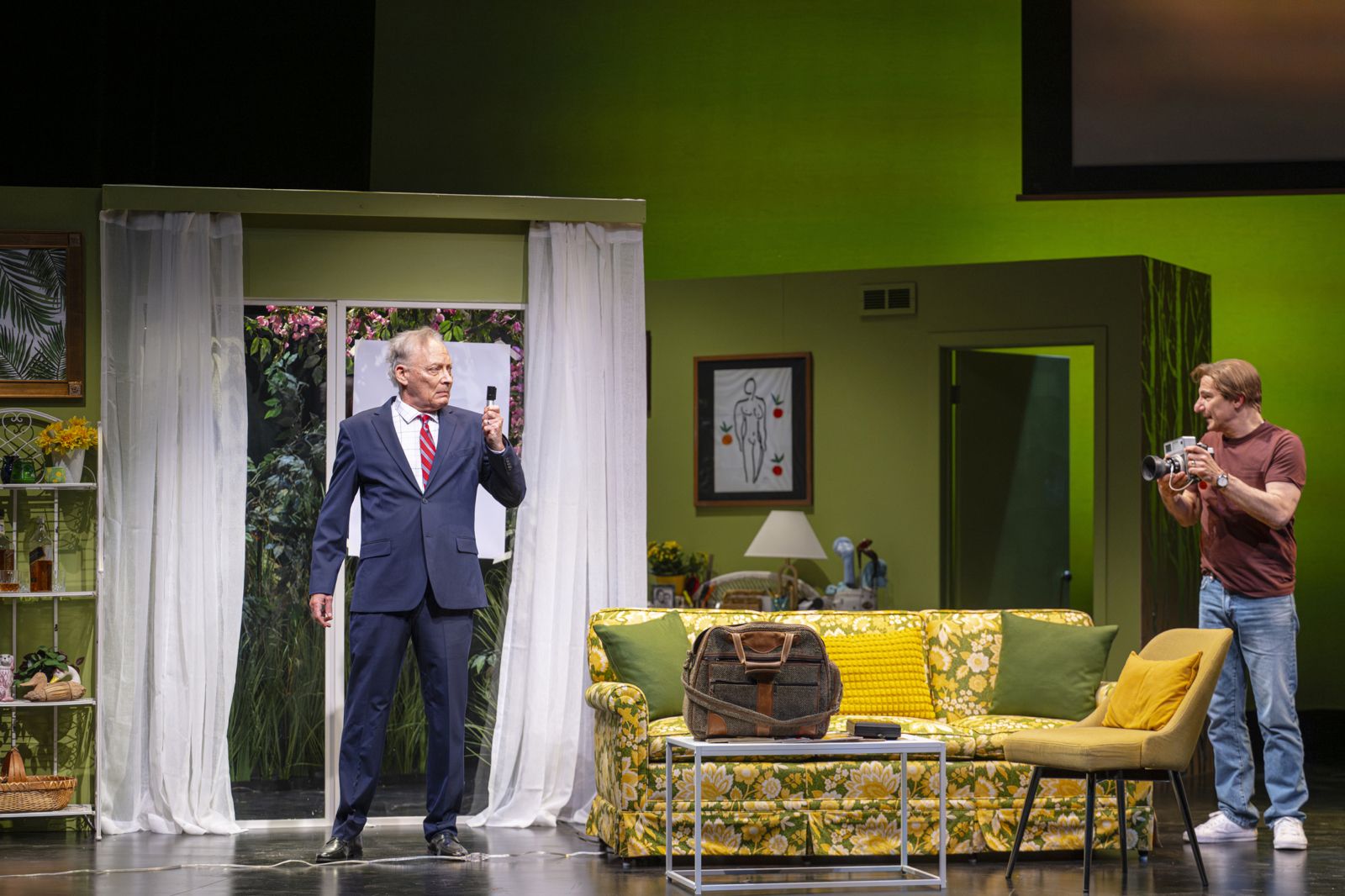 Photos: PICTURES FROM HOME West Coast Premiere at Marin Theatre — photo 3 of 11