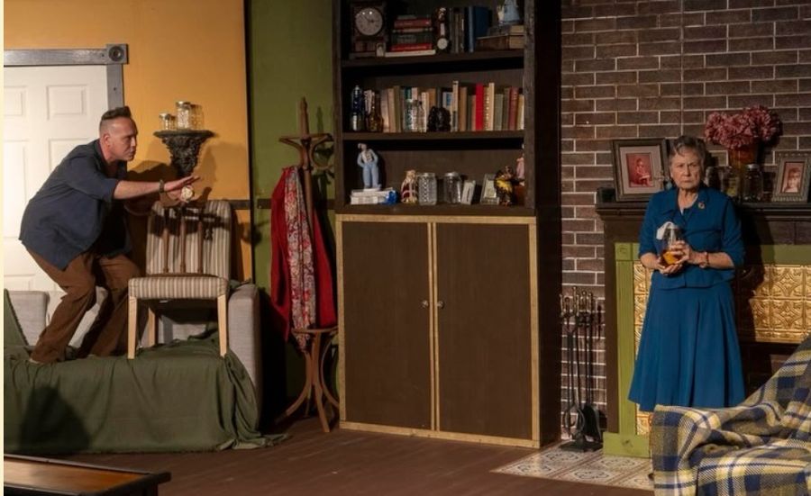 Review: THE VELOCITY OF AUTUMN at OnStage Playhouse Image