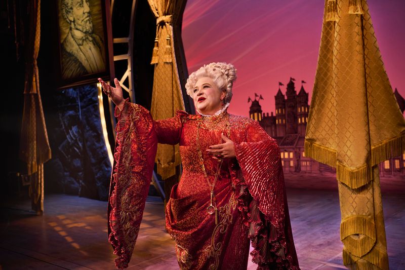 Photos: Emma Kingston, Zizi Strallen and the New UK Cast of WICKED — photo 18 of 23