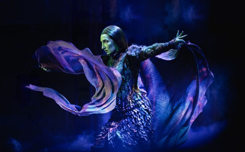 Photos: Emma Kingston, Zizi Strallen and the New UK Cast of WICKED — photo 2 of 23