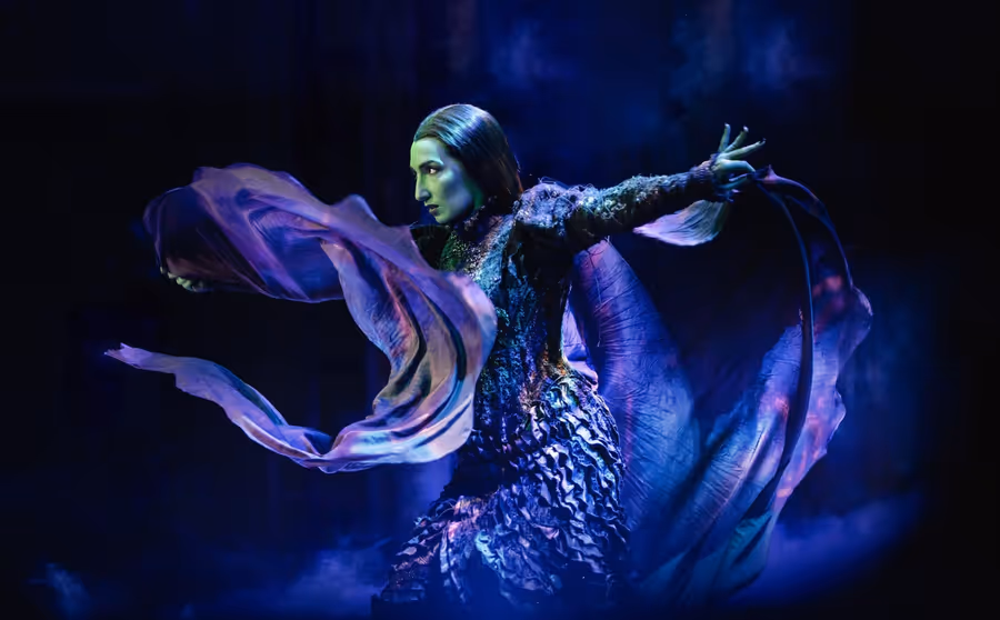 Photos: Emma Kingston, Zizi Strallen and the New UK Cast of WICKED Image