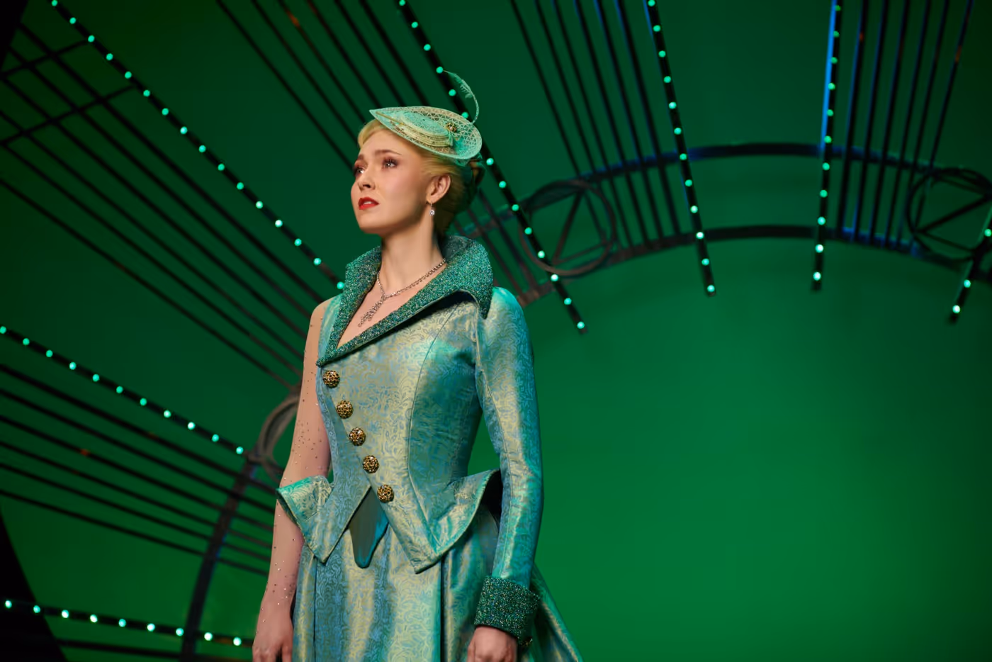 Photos: Emma Kingston, Zizi Strallen and the New UK Cast of WICKED Image