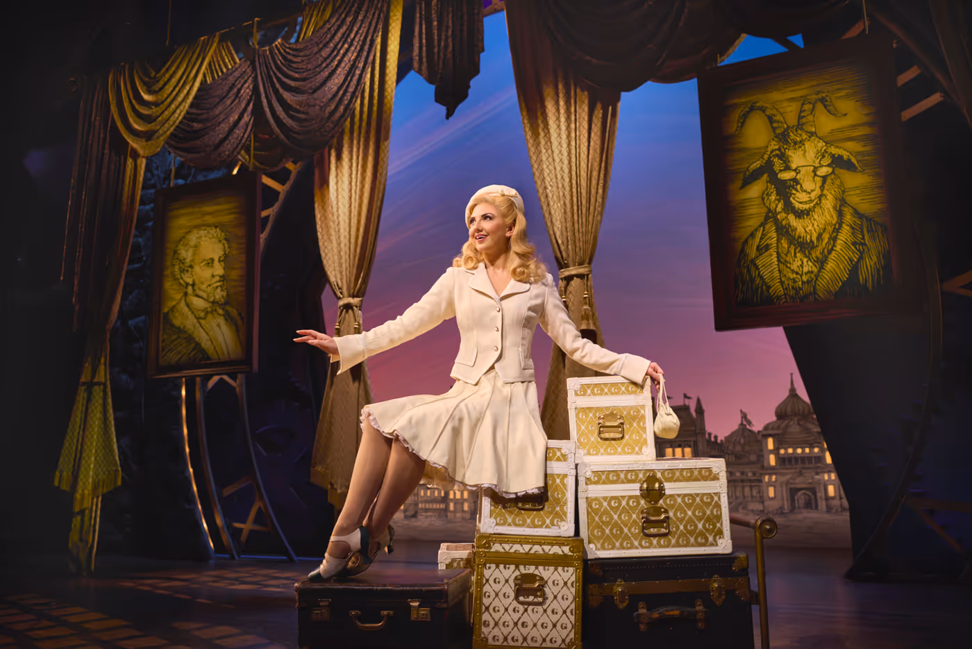 Photos: Emma Kingston, Zizi Strallen and the New UK Cast of WICKED Image