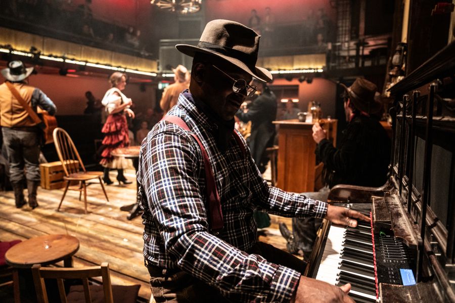 Photos: WHODUNNIT [UNREHEARSED] 4 At The Park Theatre Image
