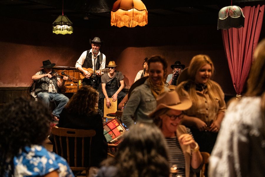 Photos: WHODUNNIT [UNREHEARSED] 4 At The Park Theatre Image
