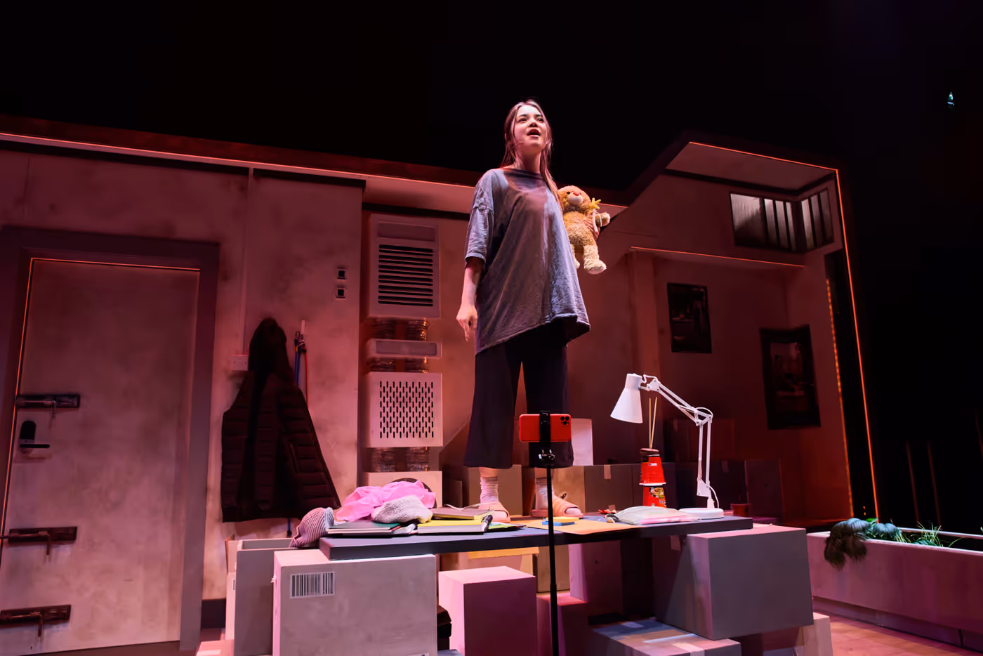 Photos: THE LAST MAN Opens at Southwark Playhouse Elephant Image