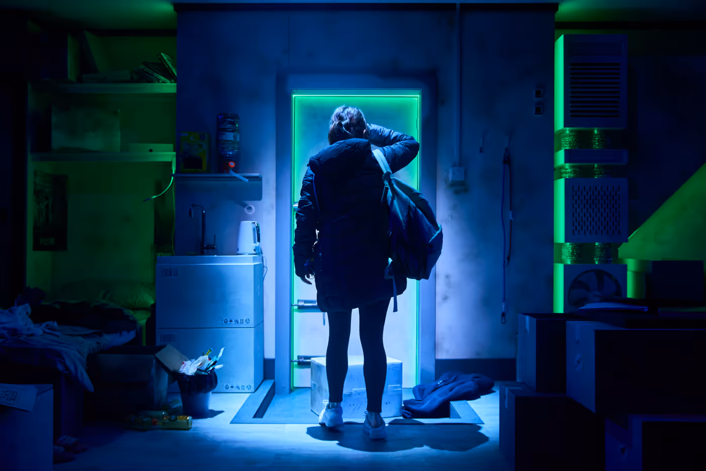 Photos: THE LAST MAN Opens at Southwark Playhouse Elephant Image