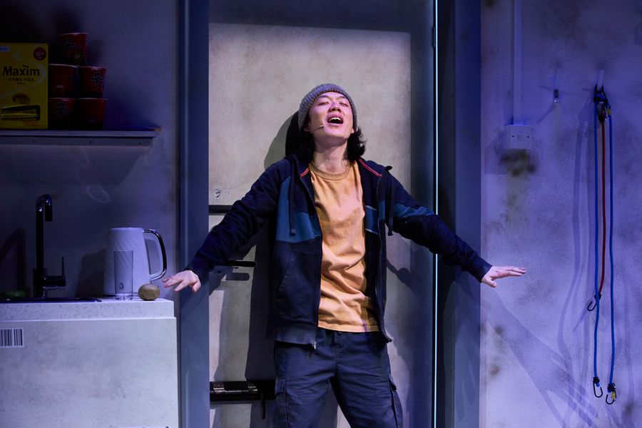 Photos: THE LAST MAN Opens at Southwark Playhouse Elephant Image