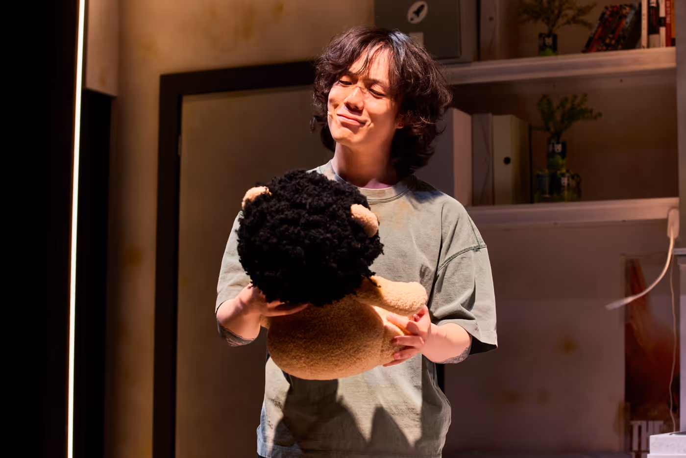 Photos: THE LAST MAN Opens at Southwark Playhouse Elephant Image