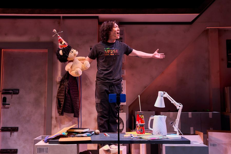Photos: THE LAST MAN Opens at Southwark Playhouse Elephant Image