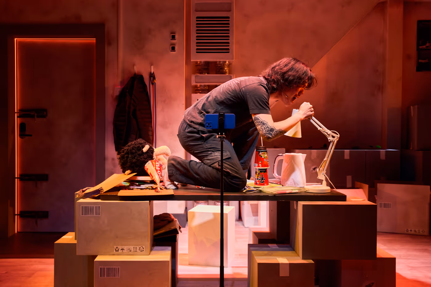 Photos: THE LAST MAN Opens at Southwark Playhouse Elephant Image