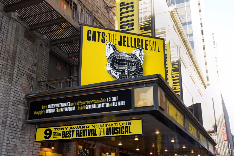 Photos: Jason Weaver, Jacob Latimore, & Birgundi Baker Visit CATS: THE JELLICLE BALL Image