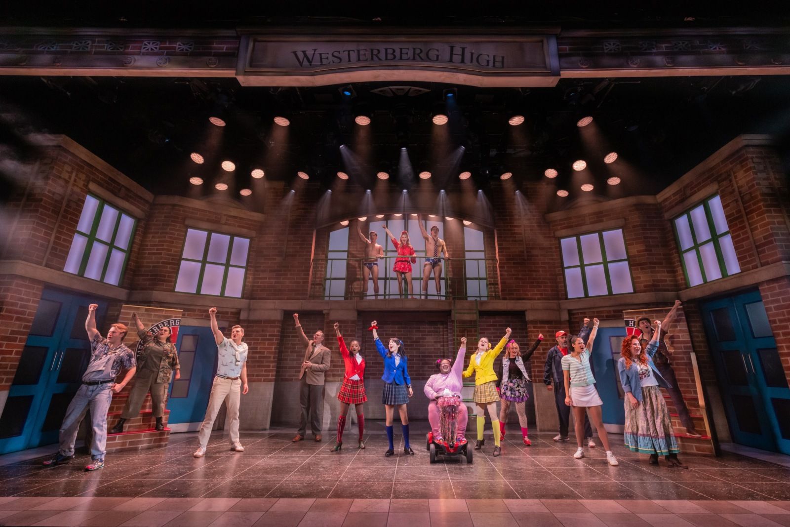 Photos: New Look at Lisa Ann Walter & the New Stars of HEATHERS — photo 1 of 5