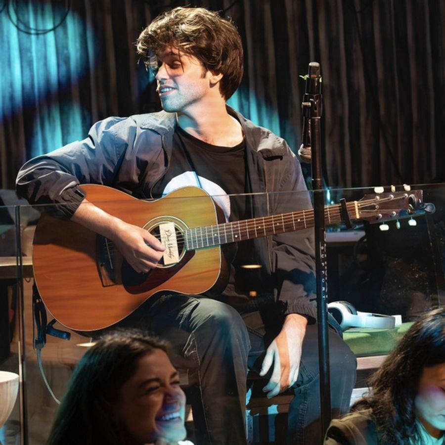 Photos: First Look at FALLING OUT at Chelsea Table + Stage Image