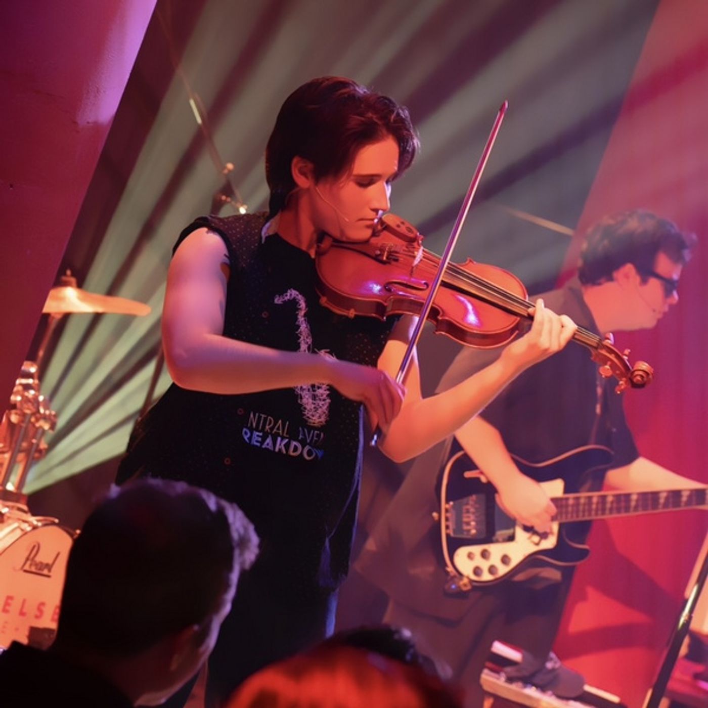 Photos: First Look at FALLING OUT at Chelsea Table + Stage Image