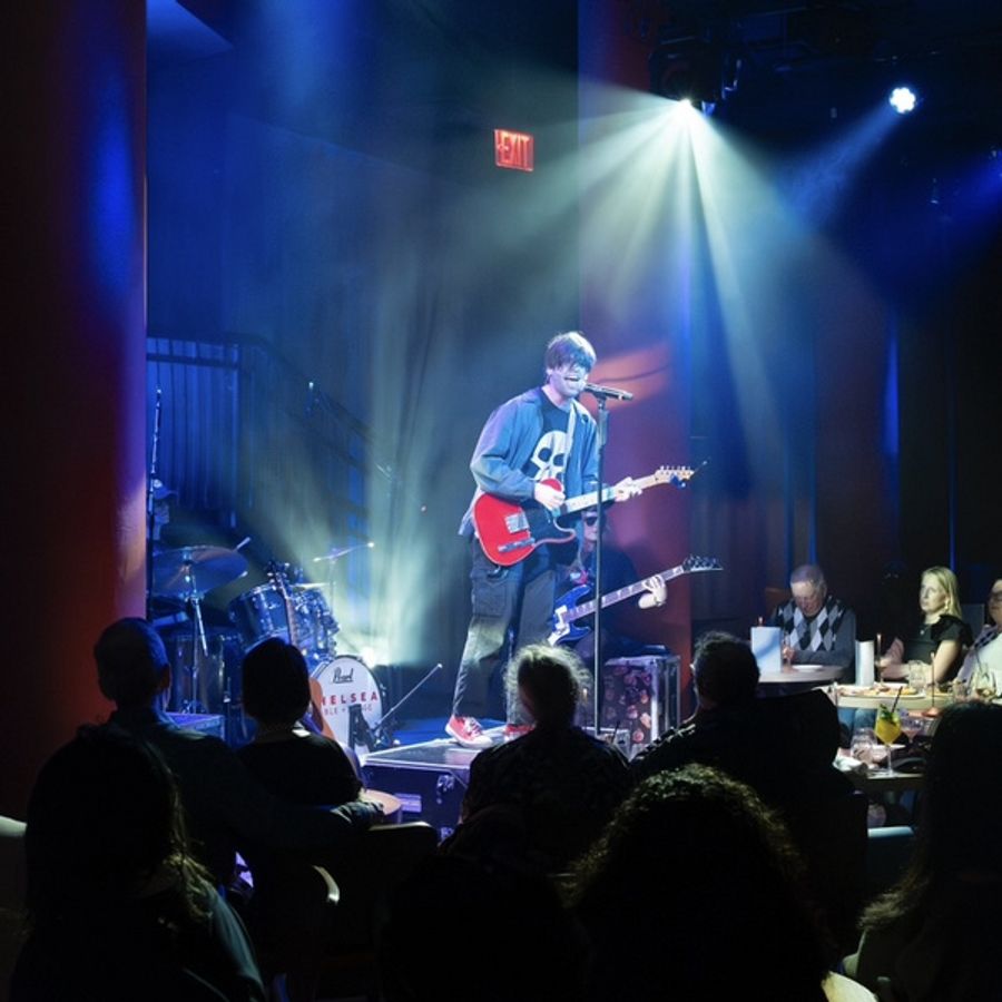 Photos: First Look at FALLING OUT at Chelsea Table + Stage Image