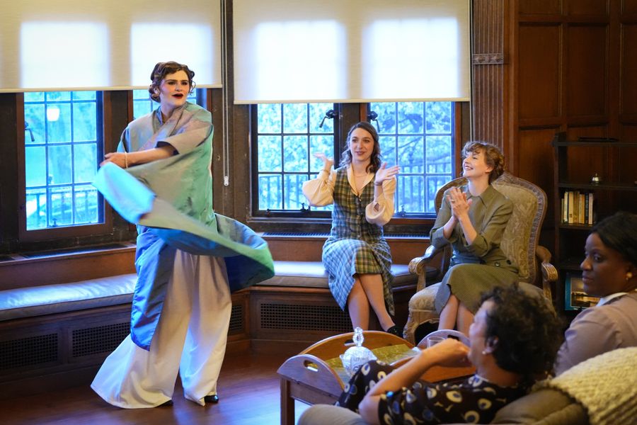 Photos: First Look at FEFU AND HER FRIENDS At Theatre Pro Rata Image
