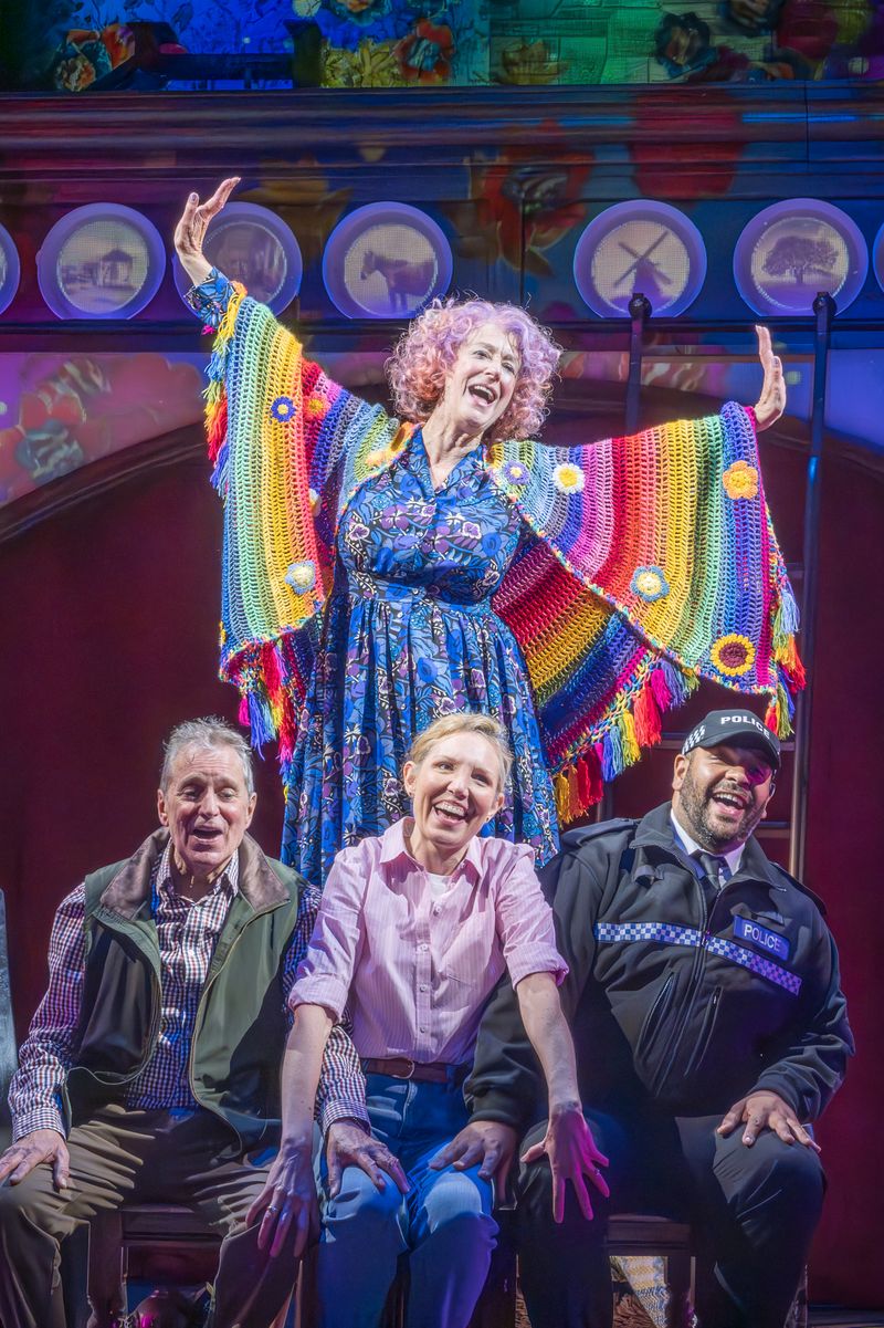 Photos: First Look at ALLEGRA Starring Dame Maureen Lipman Ahead of UK Tour — photo 3 of 10