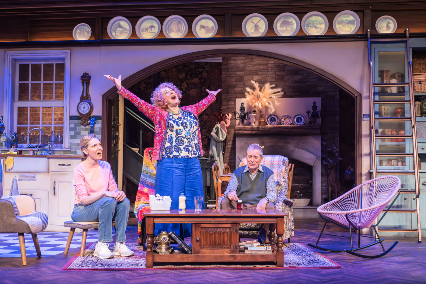 Photos: First Look at ALLEGRA Starring Dame Maureen Lipman Ahead of UK Tour Image