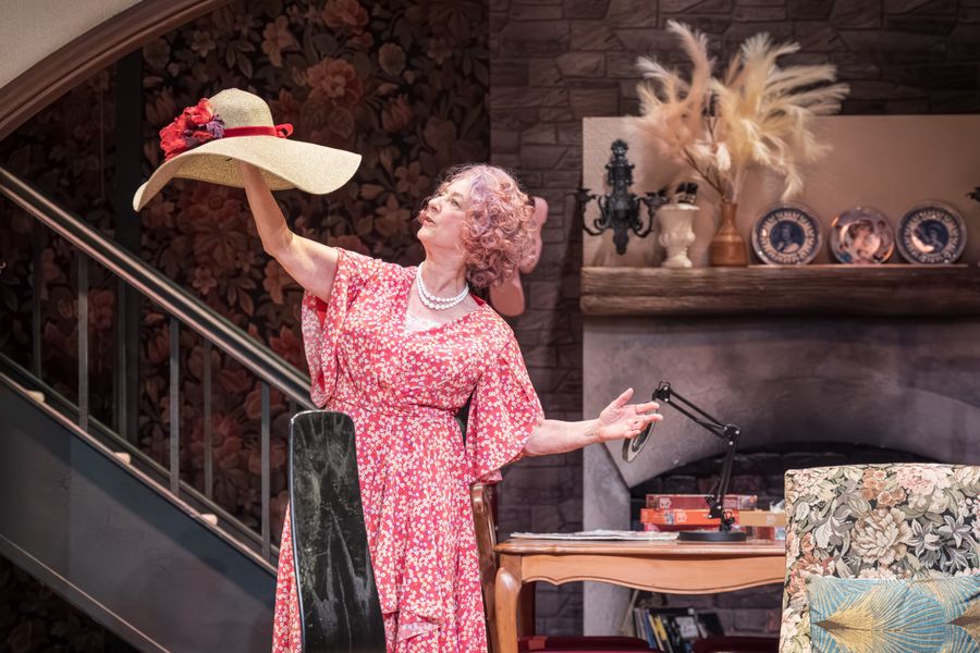 Photos: First Look at ALLEGRA Starring Dame Maureen Lipman Ahead of UK Tour Image