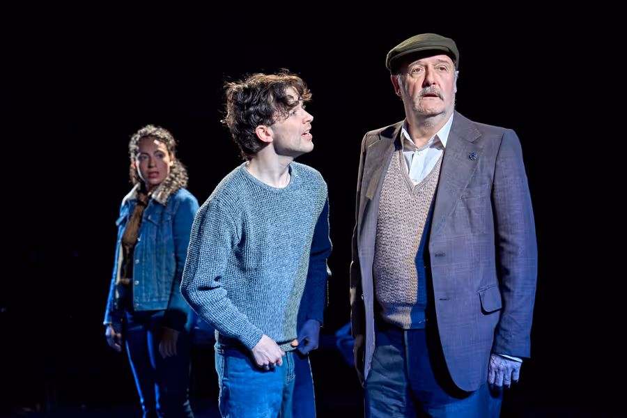 Photos: EQUUS Now Playing at the Menier Chocolate Factory Image