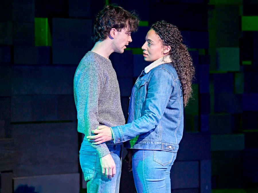 Photos: EQUUS Now Playing at the Menier Chocolate Factory Image