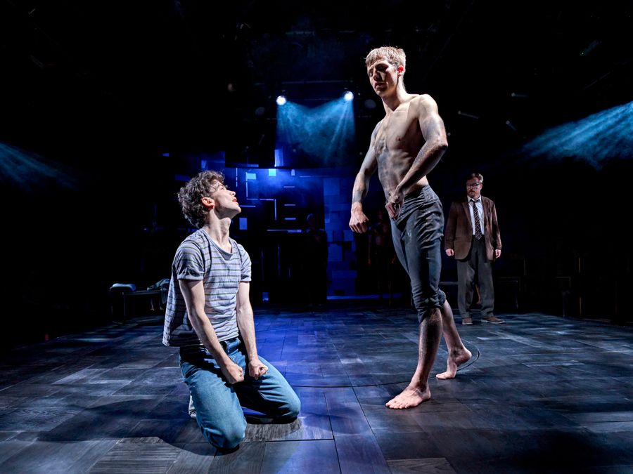 Photos: EQUUS Now Playing at the Menier Chocolate Factory Image