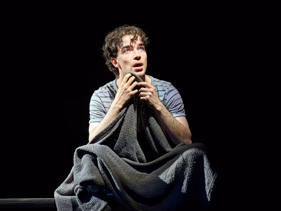 Photos: EQUUS Now Playing at the Menier Chocolate Factory Image