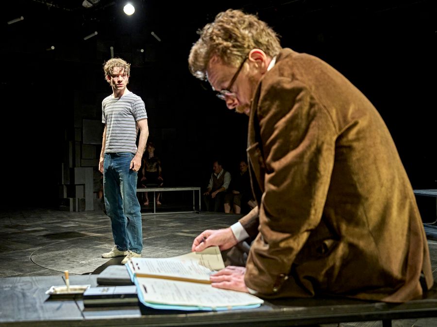 Photos: EQUUS Now Playing at the Menier Chocolate Factory Image