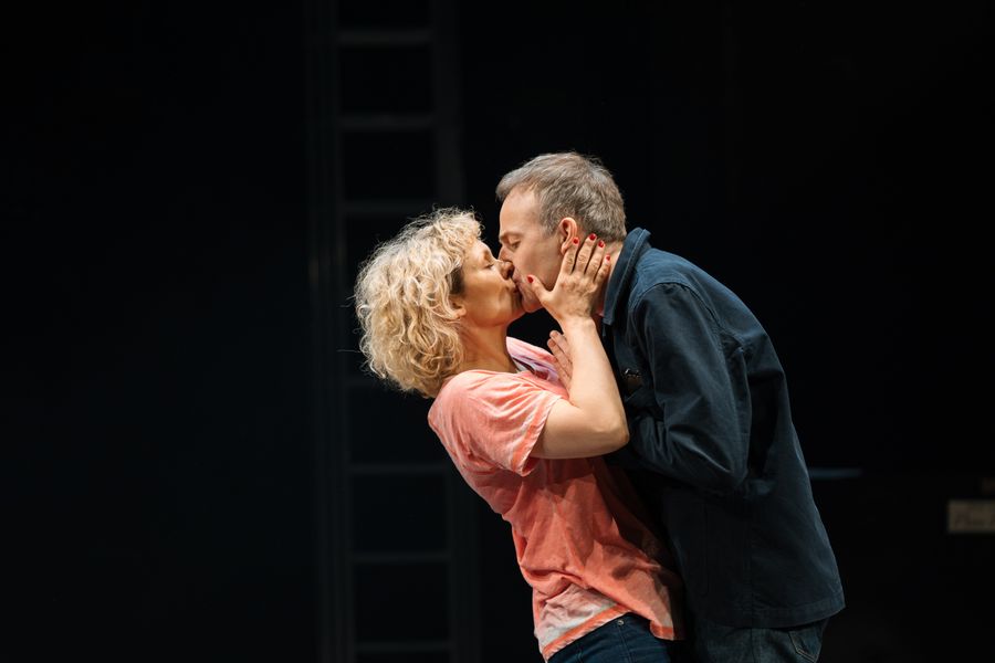Review: STAGE KISS, Hampstead Theatre Image
