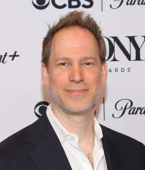 NEW YORK, NEW YORK - MAY 14: David Korins poses at The 79th Annual Tony Awards Meet The Nominees Press Event At Sofitel New York at Sofitel New York on May 14, 2026 in New York City. (Photo by Bruce Glikas/Getty Images) @ BroadwayWorld NEW YORK, NEW YORK - MAY 14: David Korins poses at The 79th Annual Tony Awards Meet Photo