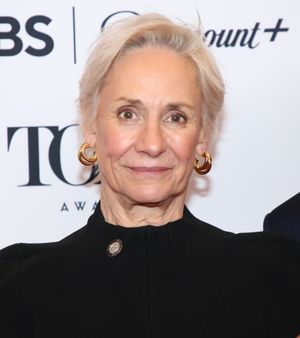 Laurie Metcalf  Photo