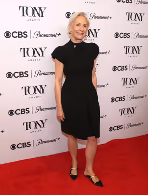 Laurie Metcalf  Photo