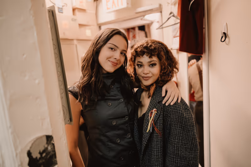 Photos: Olivia Rodrigo Visits HADESTOWN on Broadway — photo 10 of 11