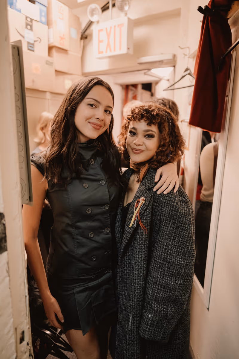 Photos: Olivia Rodrigo Visits HADESTOWN on Broadway — photo 11 of 11