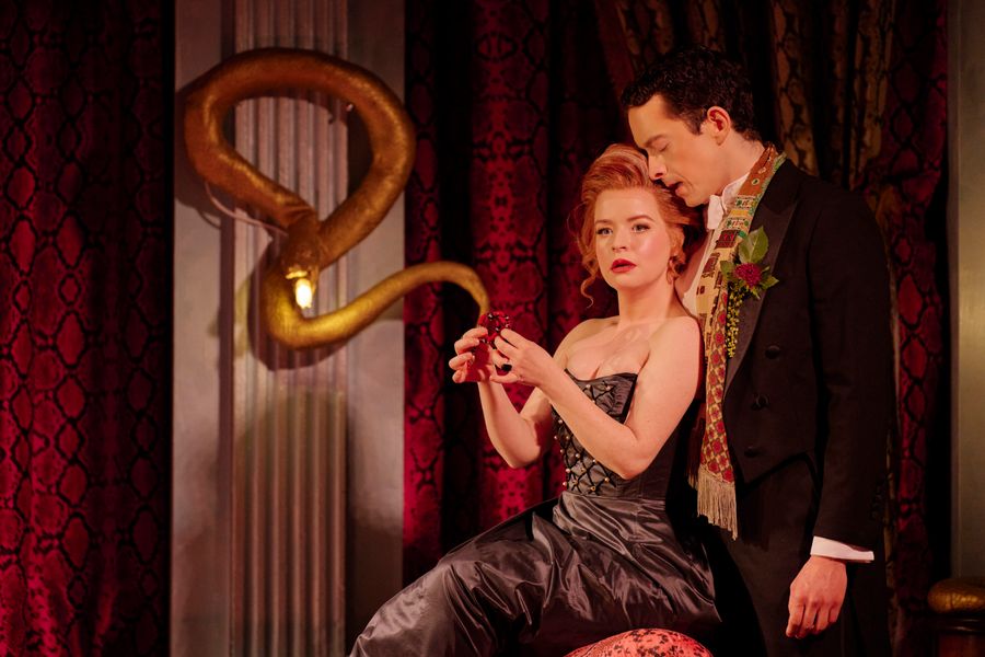 Review: AN IDEAL HUSBAND at Gate Theatre Image