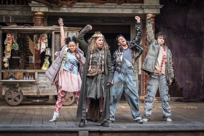 Review: MOTHER COURAGE AND HER CHILDREN, Shakespeare's Globe Image