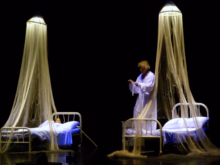 Crítica: ÍCARO at Teatro De La Ciudad Esperanza Iris Image