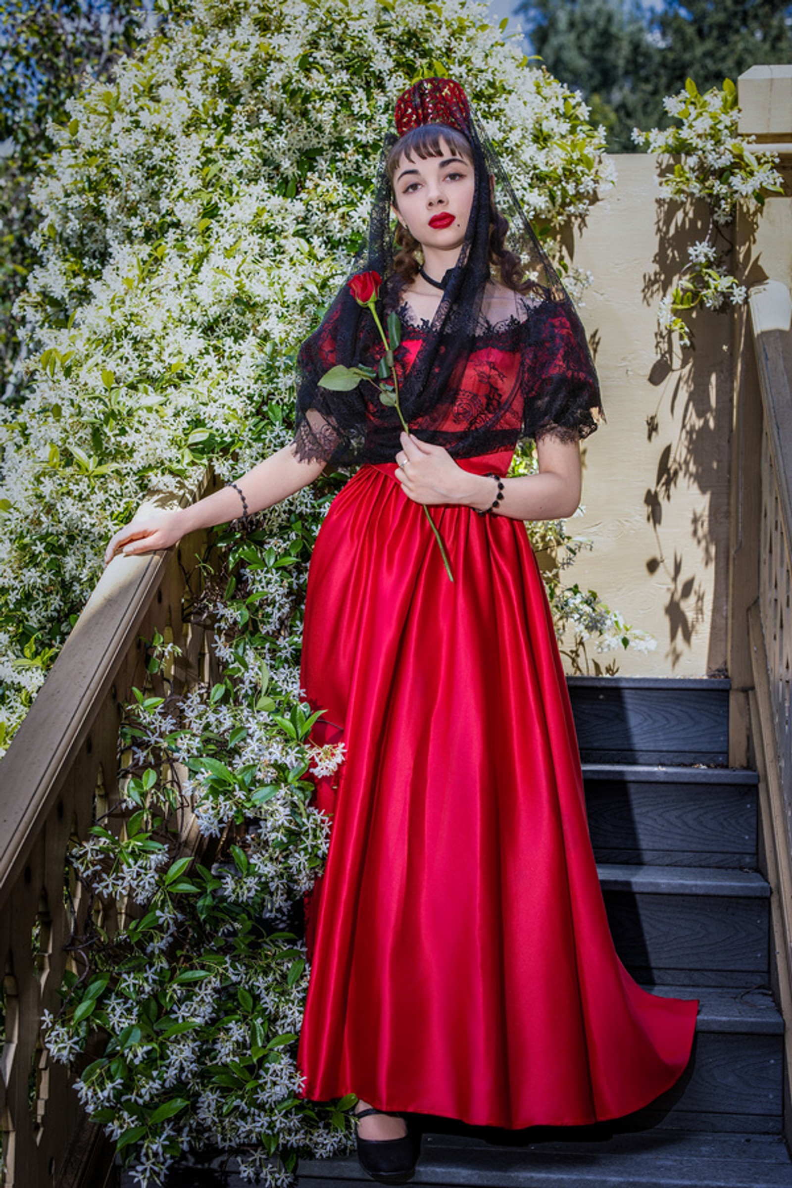 Photos: Cinballera Founders Star As Dueling Senoritas In Luisa Fernanda — photo 3 of 4