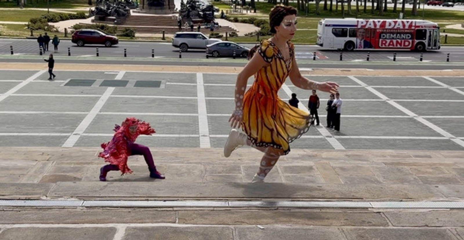 Photos: PHOTOS: Cirque Du Soleil's LUZIA Pops-Up At Philadelphia Art Museum Rocky Steps — photo 6 of 7