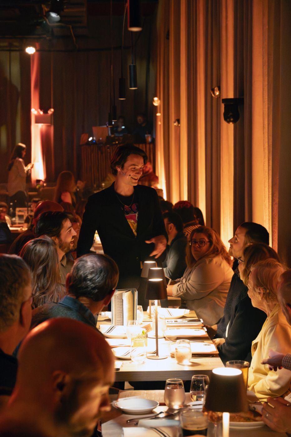 Review: FALLING OUT Turns Chelsea Table + Stage into an Open Mic Confessional Image