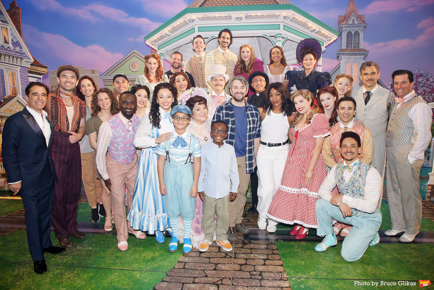 Photos: Angela Bassett Visits the Cast of SCHMIGADOON! on Broadway Image