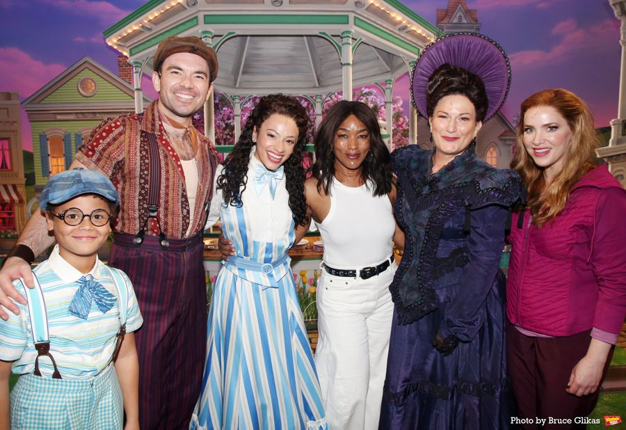 Photos: Angela Bassett Visits the Cast of SCHMIGADOON! on Broadway Image