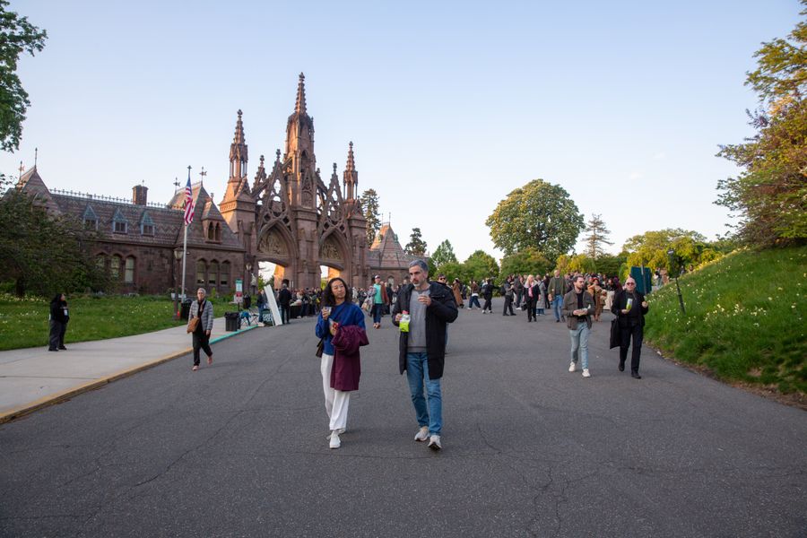 Review: FRIDA, DIEGO AND THE DAY OF THE DEAD Brings Green-Wood Cemetery to Life Image