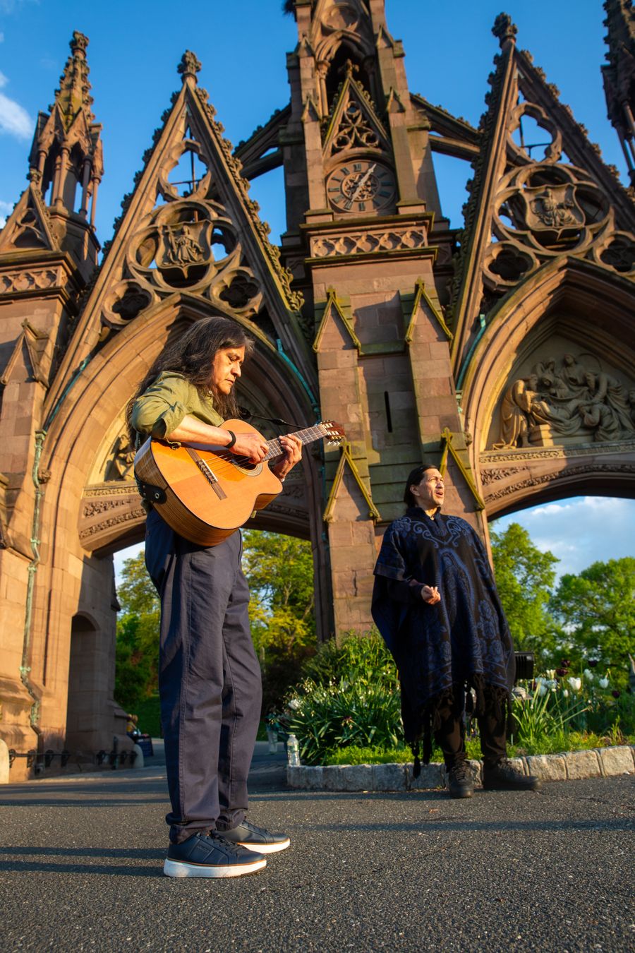 Review: FRIDA, DIEGO AND THE DAY OF THE DEAD Brings Green-Wood Cemetery to Life Image