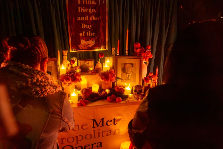Review: FRIDA, DIEGO AND THE DAY OF THE DEAD Brings Green-Wood Cemetery to Life Image
