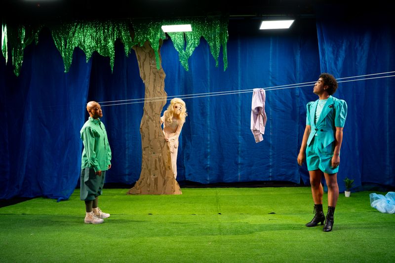 Photos: Harris Singer’s TAKE ME TO DOLLYWOOD at The Downstairs at La MaMa — photo 9 of 16
